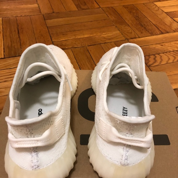 Yeezy Boost 350 V2 Triple White - Picture 4 of 4
